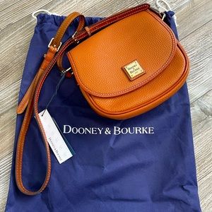 Dooney & Bourke Hallie crossbody bag in tan brown